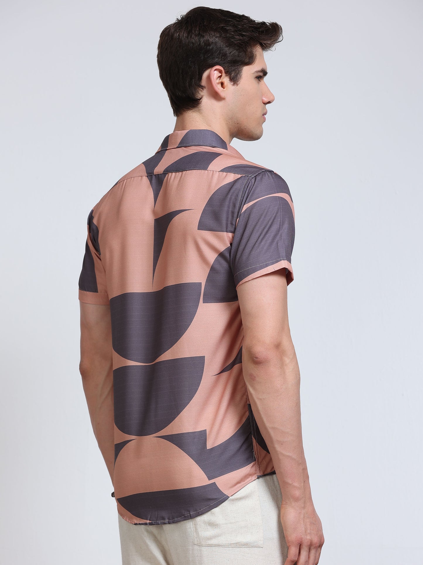 Men's Rayan Peach Abstract Curved Geometric Printed Half Sleeve Shirt
