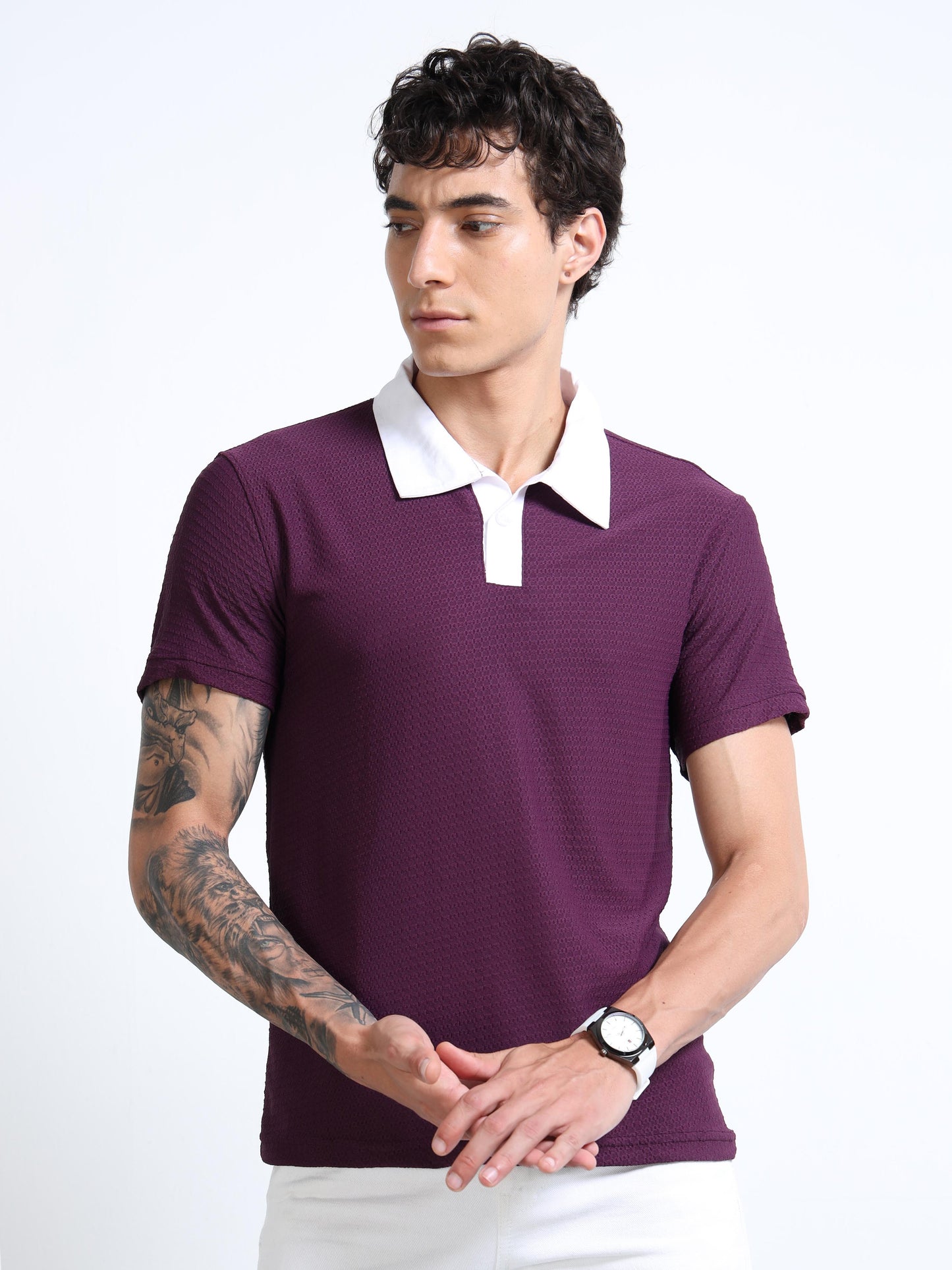 Men’s Contrast-Collar Textured Polo – Plum/White