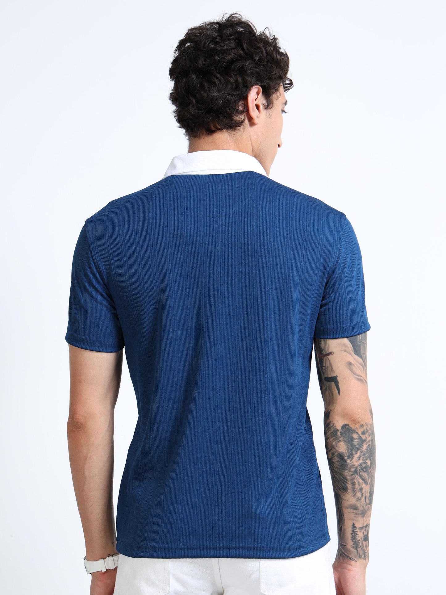Men’s Contrast-Collar Textured Polo – Royal Blue/White