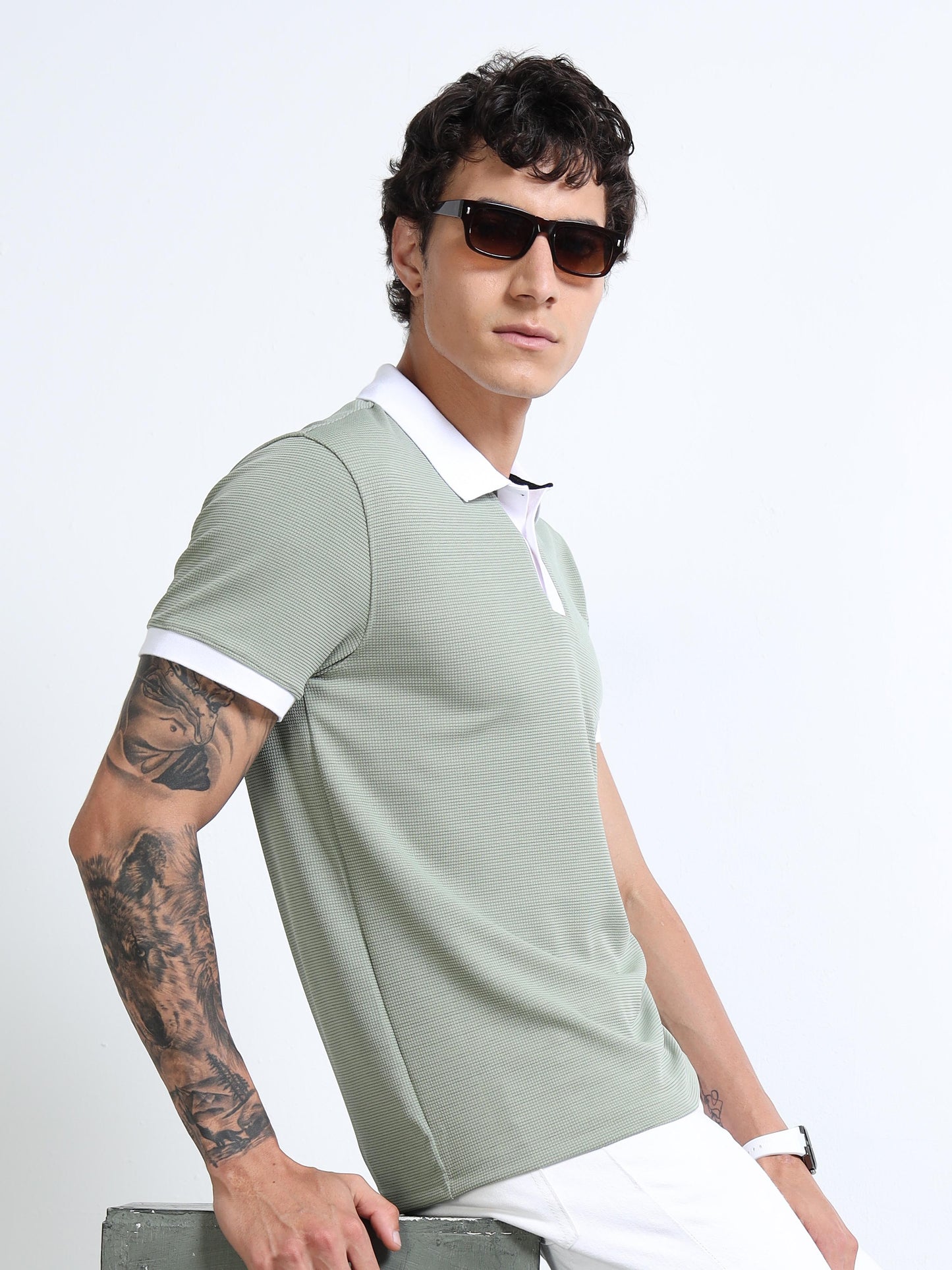 Men’s Contrast-Collar Textured Polo – Sage/White