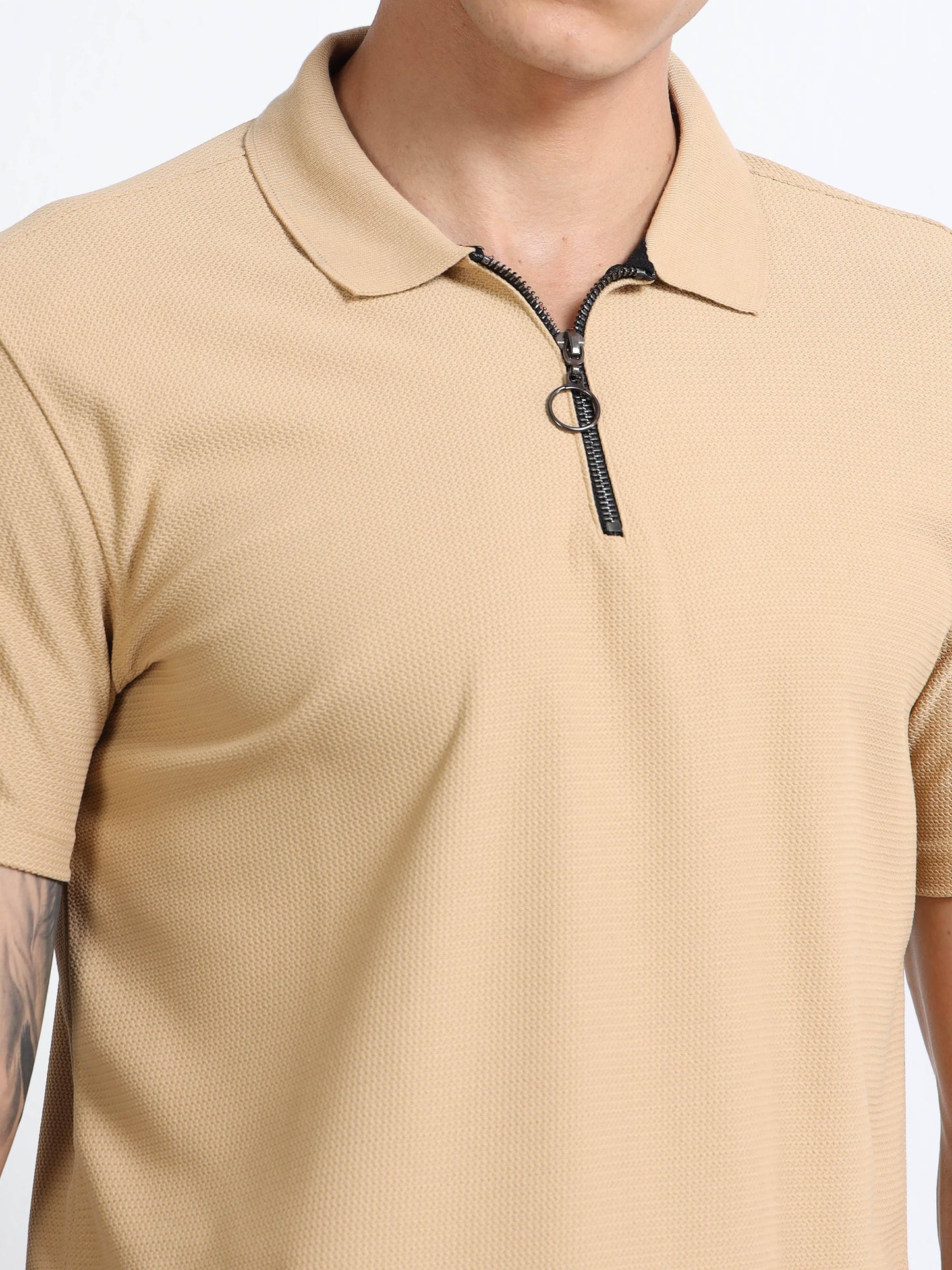 Men’s Textured Quarter-Zip Polo – Sand