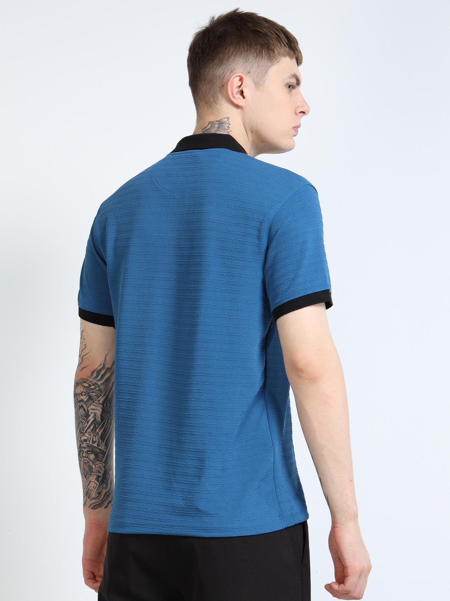 Men’s Contrast-Collar Textured Polo – Ocean Blue/Black