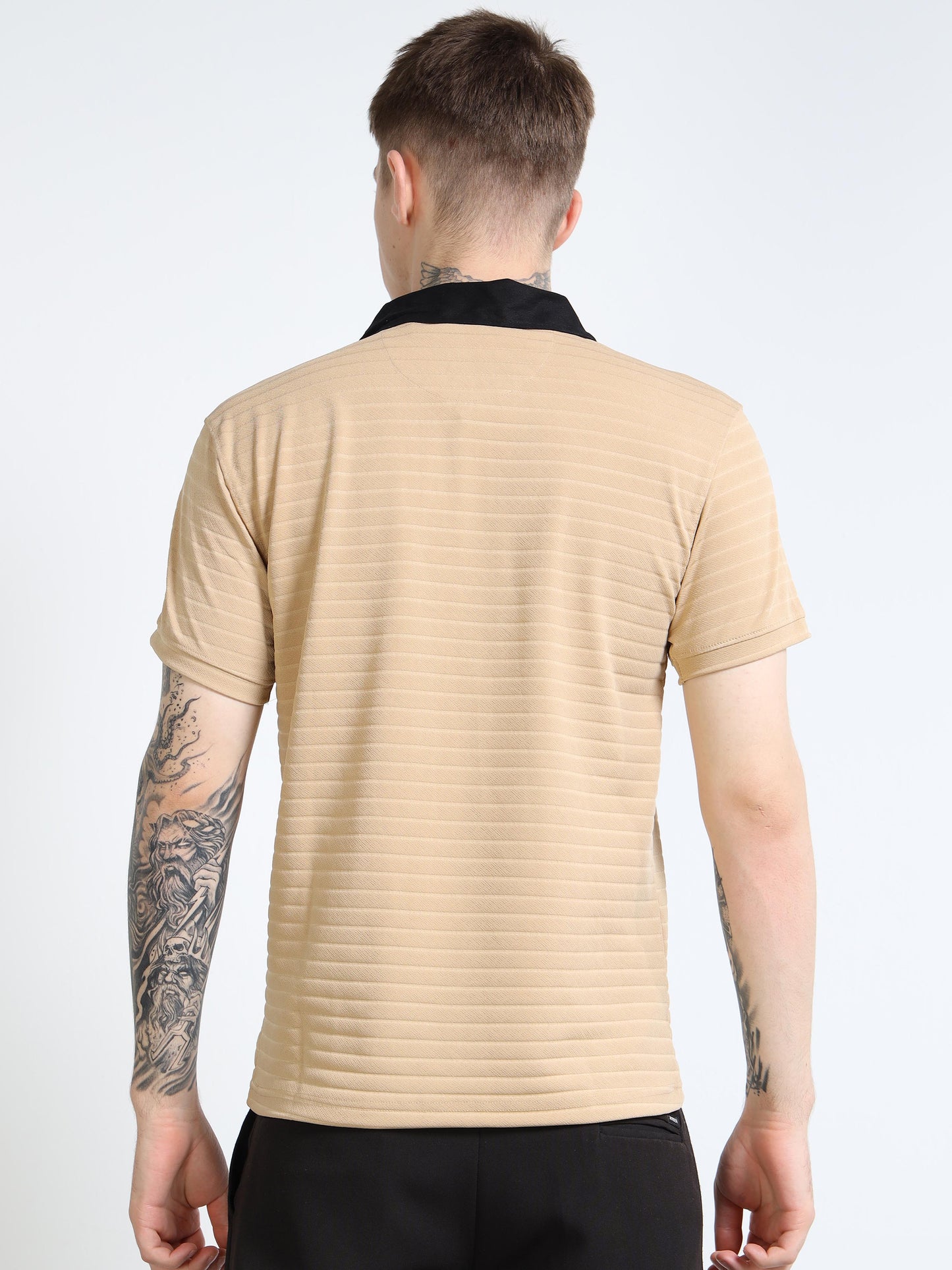Men’s Contrast-Collar Textured Rib Polo – Sand/Black