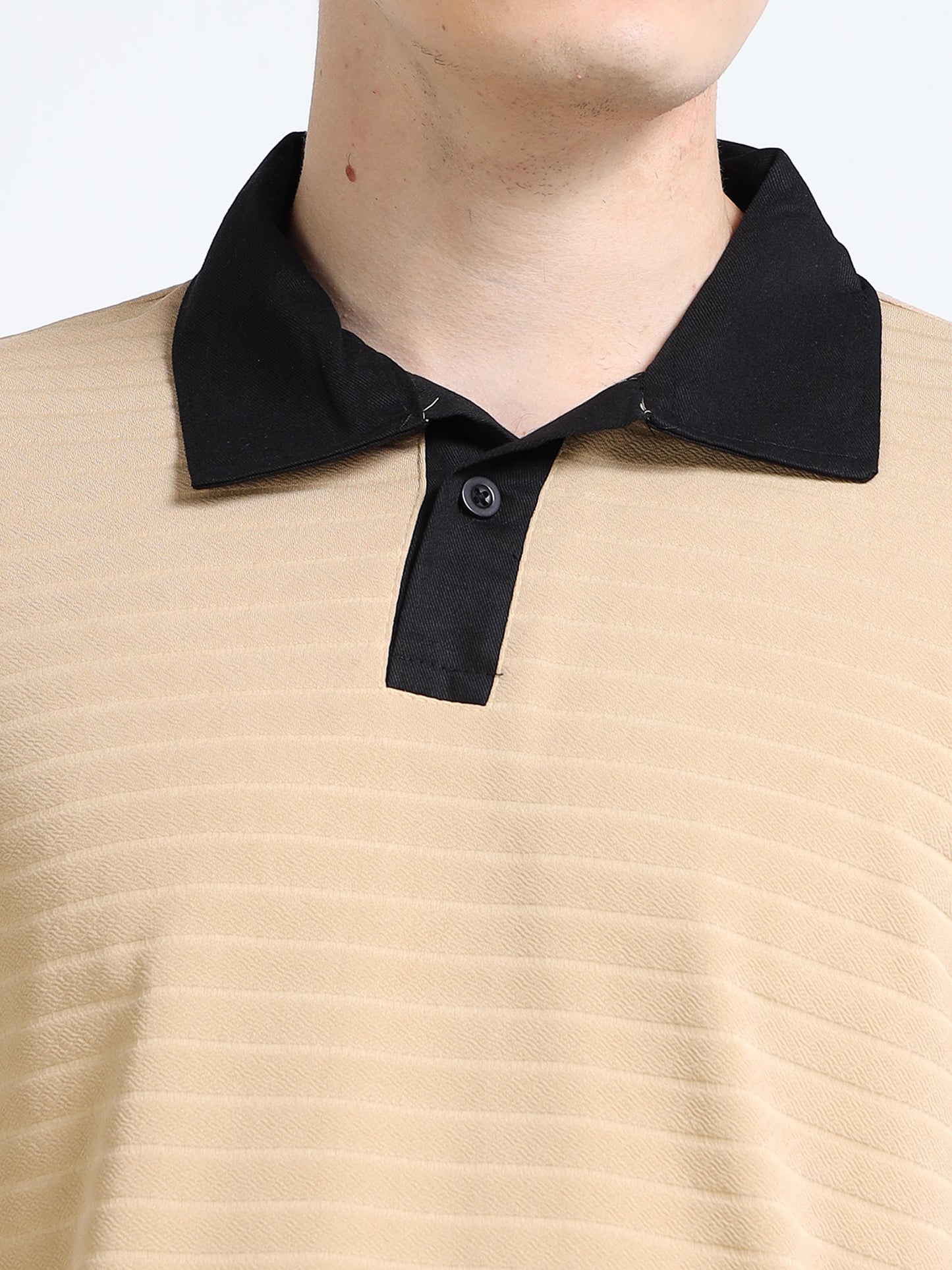Men’s Contrast-Collar Textured Rib Polo – Sand/Black