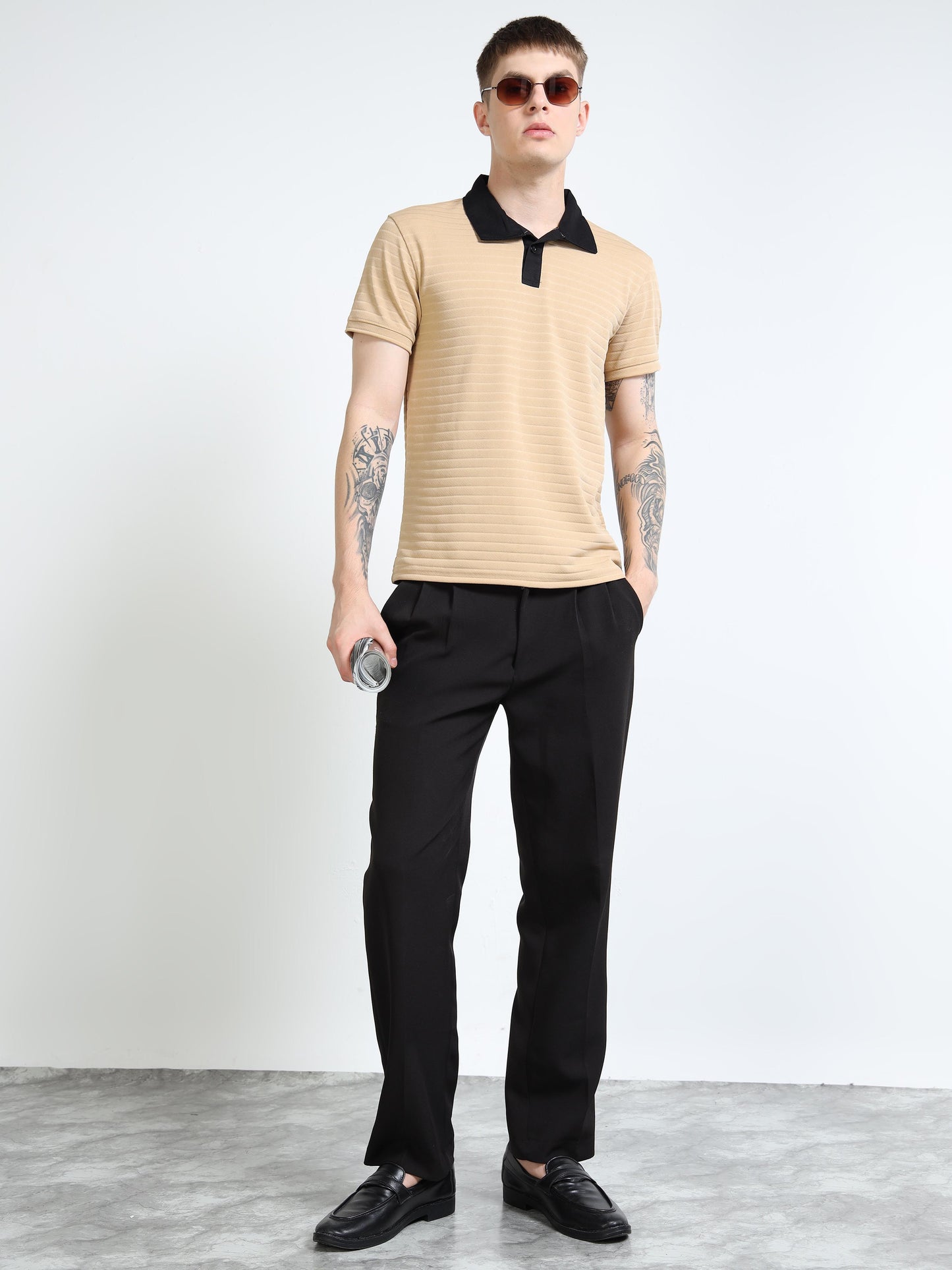 Men’s Contrast-Collar Textured Rib Polo – Sand/Black