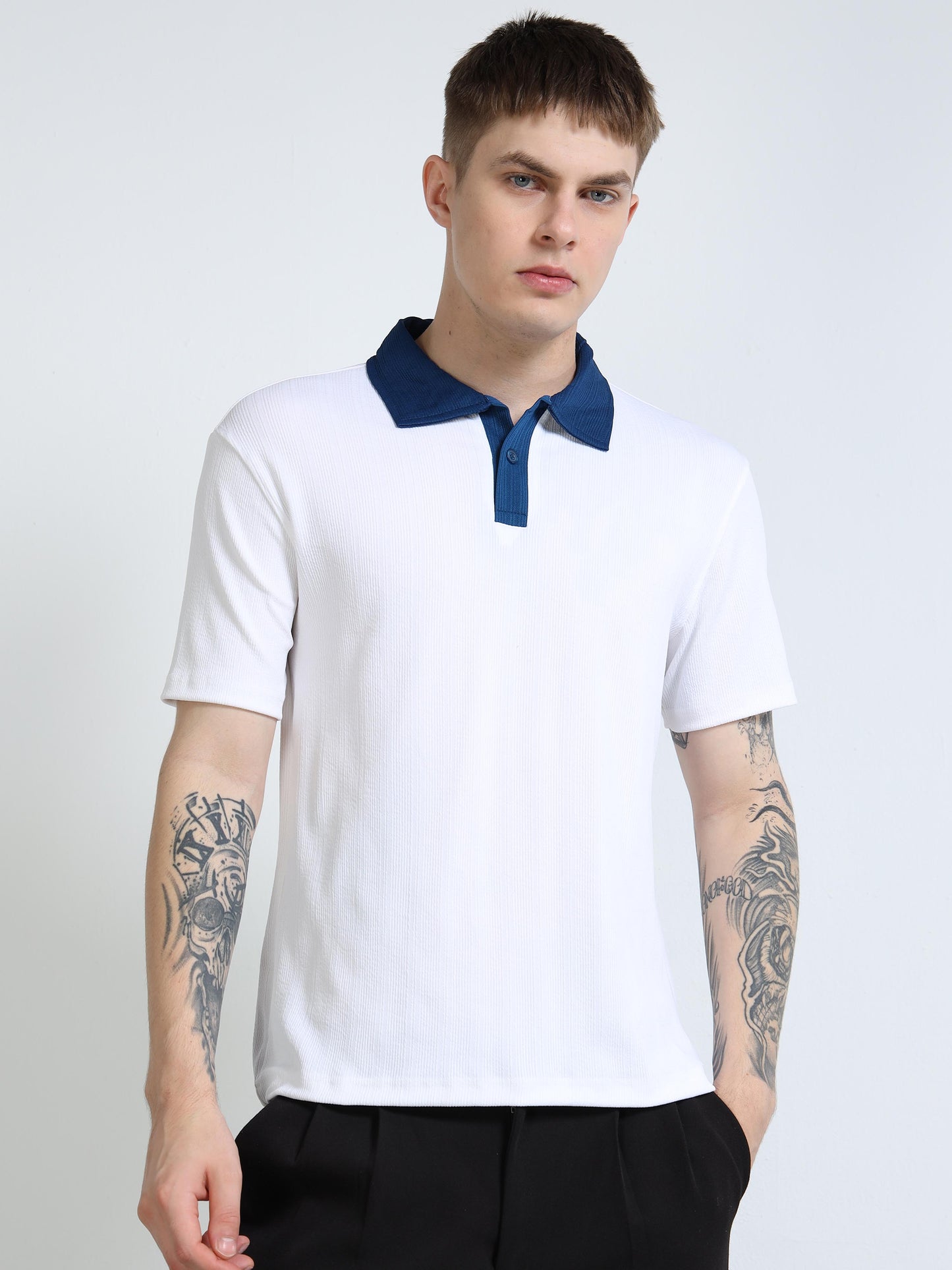 Men’s Contrast-Collar Textured Polo – White/Navy