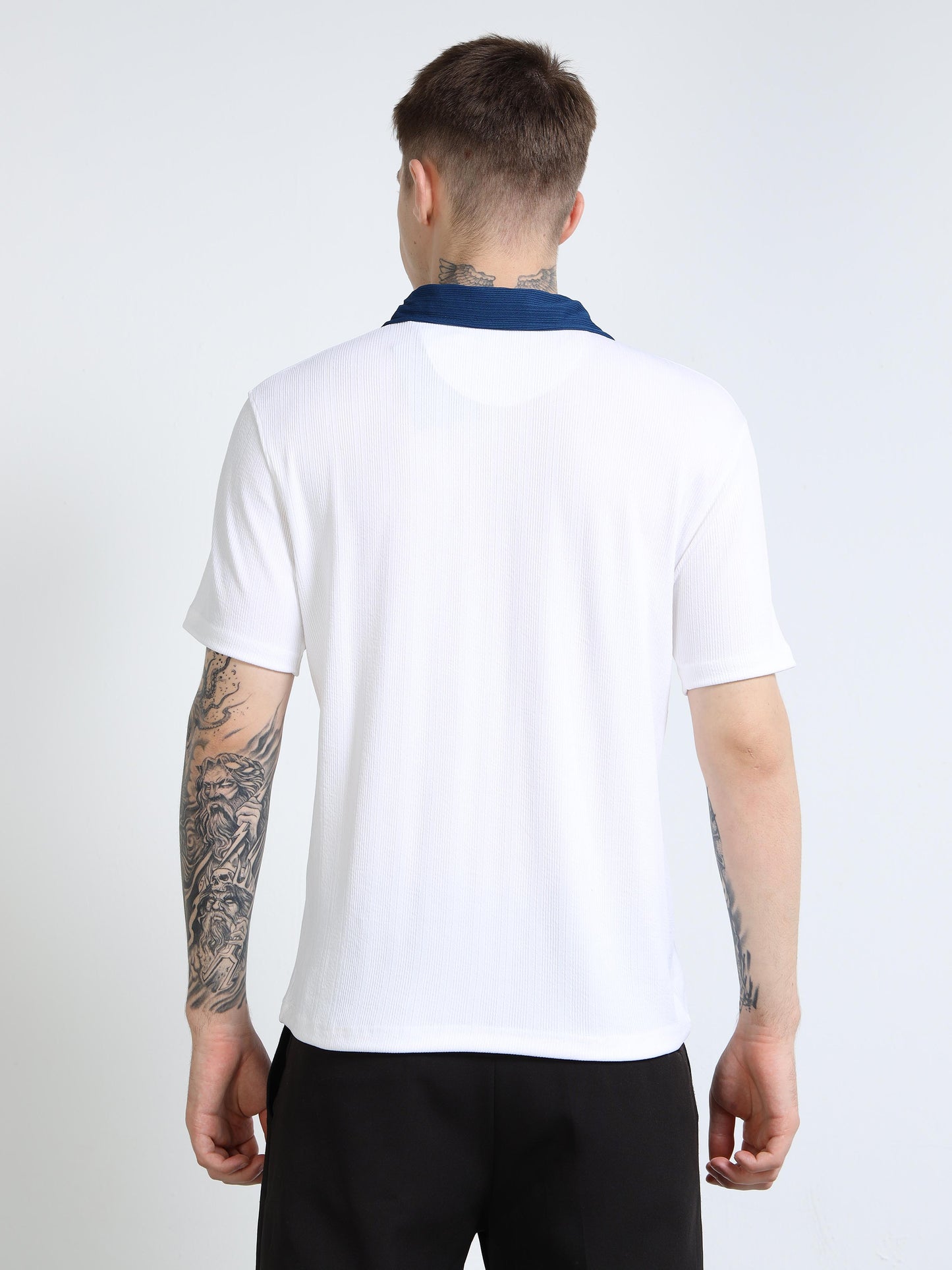 Men’s Contrast-Collar Textured Polo – White/Navy